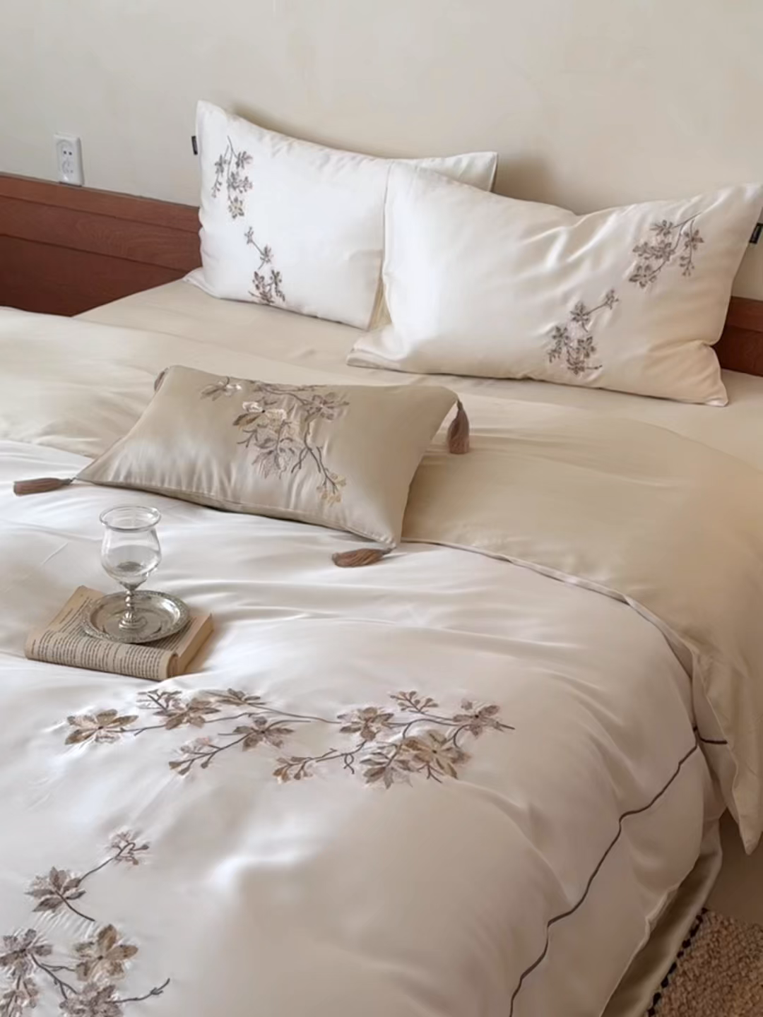 91家纺网 家纺一手货源 找家纺 （总）鹿班家居 2026春夏新款60S兰精天丝刺绣系列四件套-云山晓（标准会员-20元)