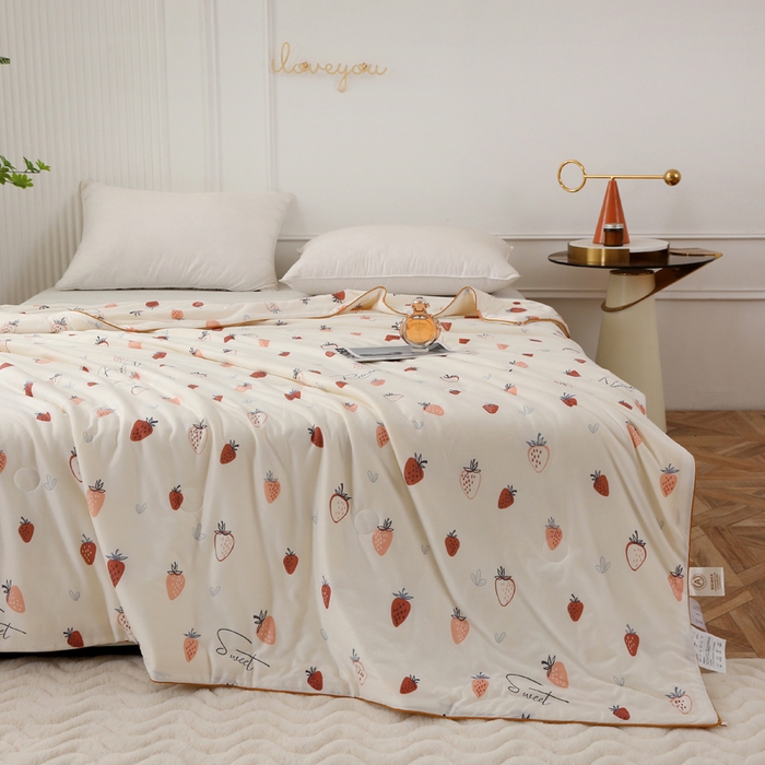 91家纺网 家纺一手货源 找家纺 薇玛仕 2026新款A类牛奶丝针织棉印花大豆夏凉被空调被儿童被 白草莓