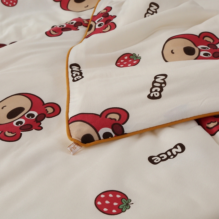 91家纺网 家纺一手货源 找家纺 薇玛仕 2026新款A类牛奶丝针织棉印花大豆夏凉被空调被儿童被 草莓熊