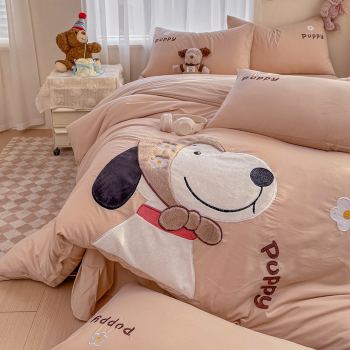 91家纺网 家纺一手货源 找家纺 橘子家 2026新款卡通绣花四件套 帕皮狗