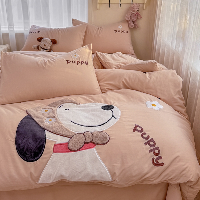 91家纺网 家纺一手货源 找家纺 橘子家 2026新款卡通绣花四件套 帕皮狗