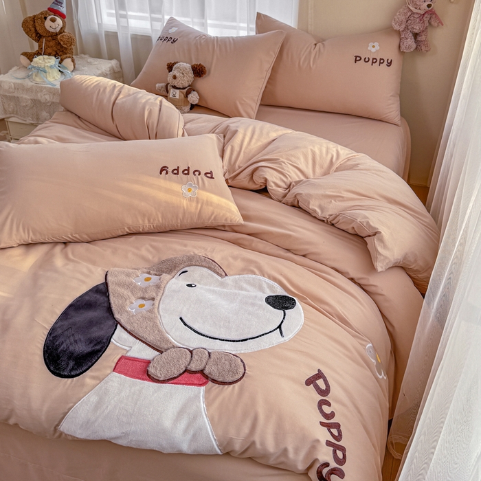 91家纺网 家纺一手货源 找家纺 橘子家 2026新款卡通绣花四件套 帕皮狗