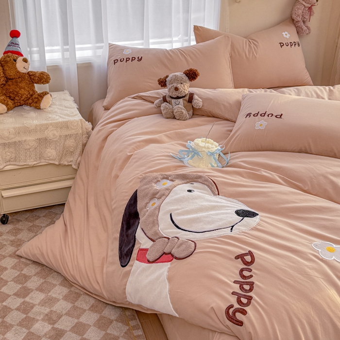 91家纺网 家纺一手货源 找家纺 橘子家 2026新款卡通绣花四件套 帕皮狗