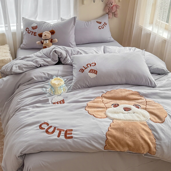 91家纺网 家纺一手货源 找家纺 橘子家 2026新款卡通绣花四件套 泰迪狗