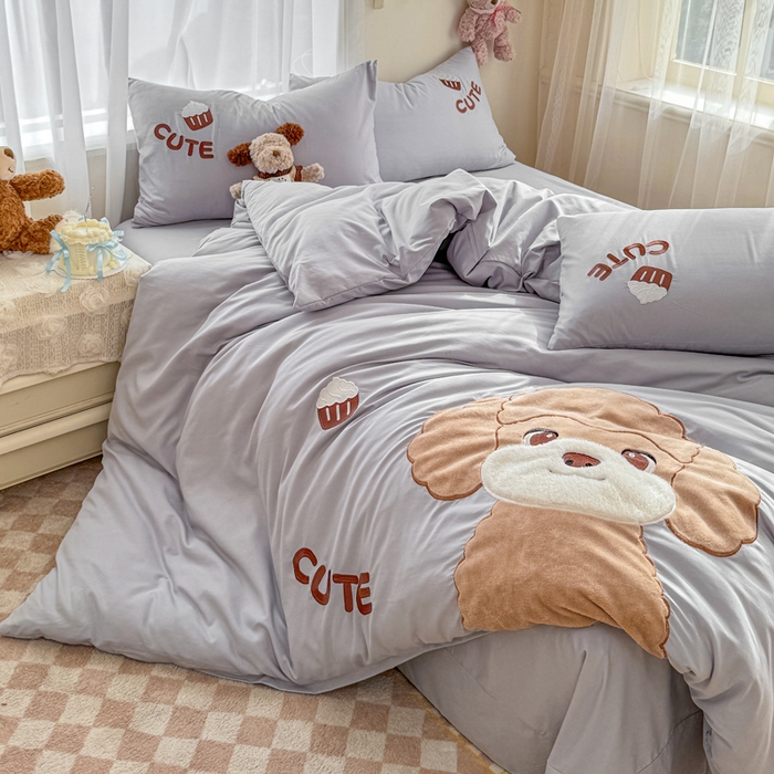 91家纺网 家纺一手货源 找家纺 橘子家 2026新款卡通绣花四件套 泰迪狗