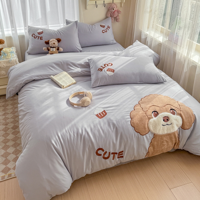 91家纺网 家纺一手货源 找家纺 橘子家 2026新款卡通绣花四件套 泰迪狗