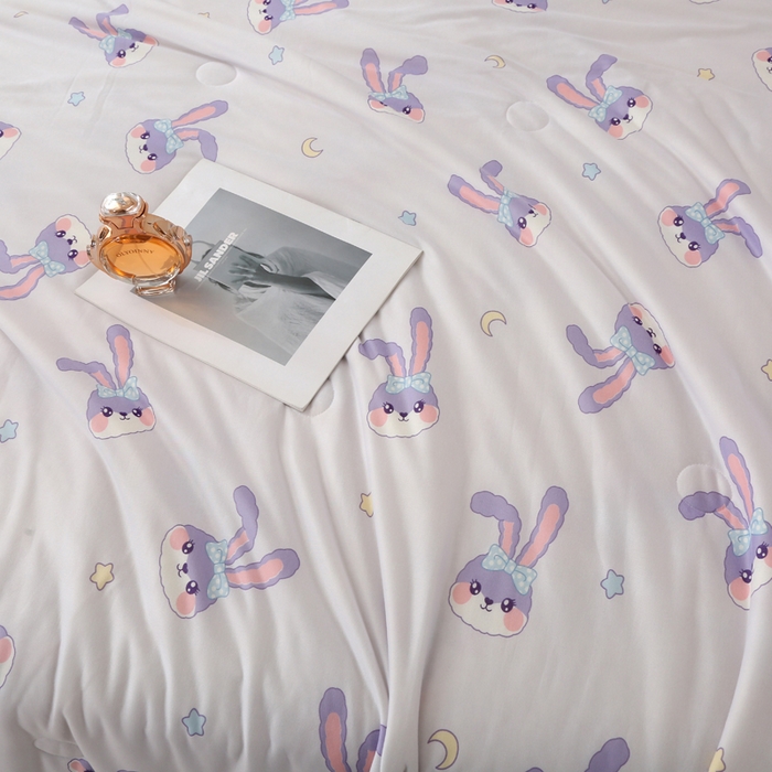 91家纺网 家纺一手货源 找家纺 薇玛仕 2026新款A类牛奶丝针织棉印花大豆夏凉被空调被儿童被 黛西兔