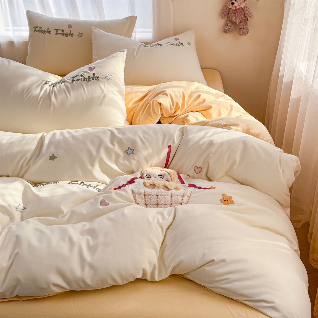 91家纺网 家纺一手货源 找家纺 橘子家 2026新款卡通绣花四件套 星星人