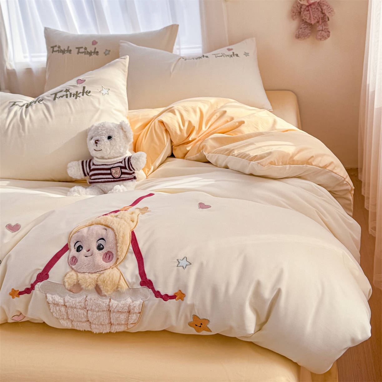 91家纺网 家纺一手货源 找家纺 橘子家 2026新款卡通绣花四件套 星星人