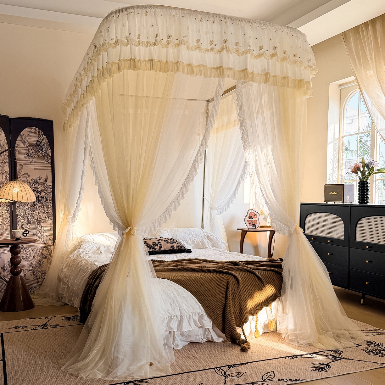 91家纺网 家纺一手货源 找家纺 都市缘蚊帐 2026新款900绣花轨道支架宫廷蚊帐1.5m 1.8m 900四叶草-米黄