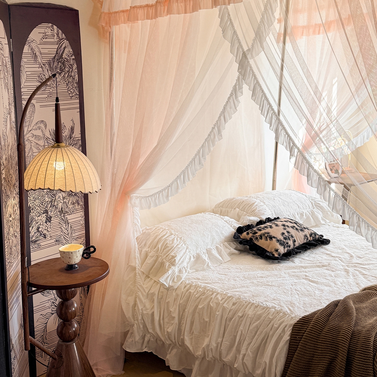 91家纺网 家纺一手货源 找家纺 都市缘蚊帐 2026新款900绣花轨道支架宫廷蚊帐1.5m 1.8m 900四叶草-玉色