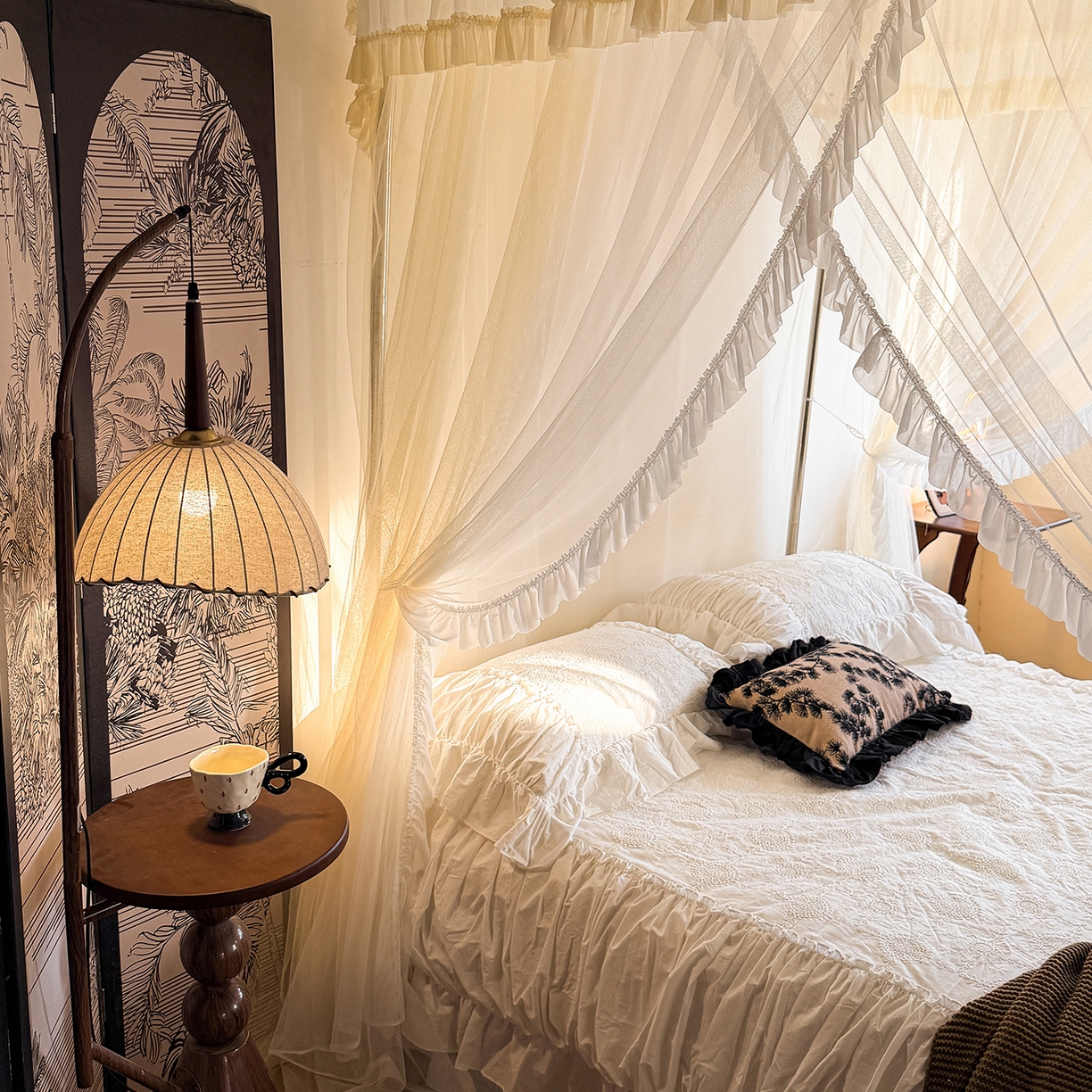 91家纺网 家纺一手货源 找家纺 都市缘蚊帐 2026新款900绣花轨道支架宫廷蚊帐1.5m 1.8m 900四叶草-米黄