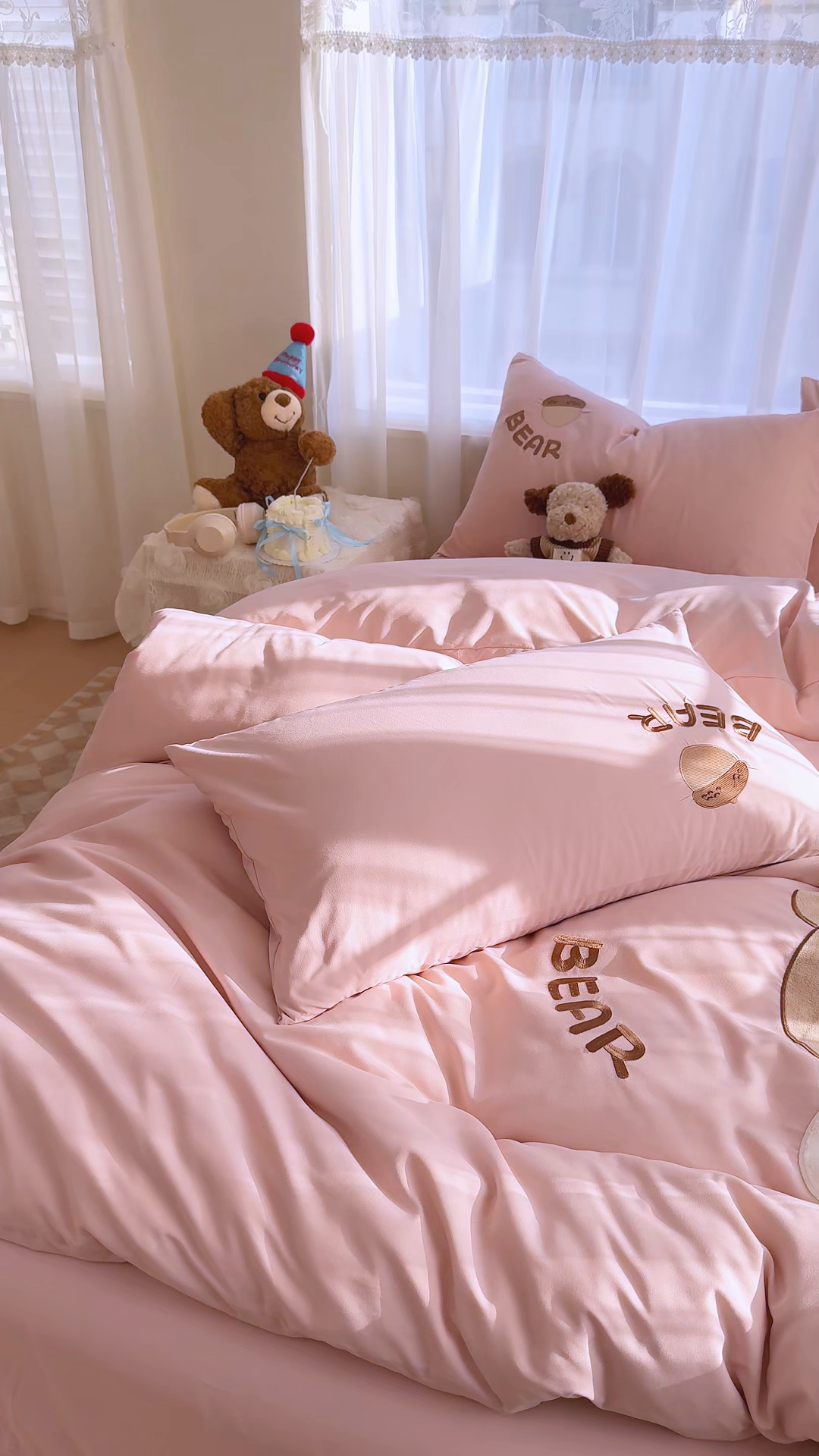 91家纺网 家纺一手货源 找家纺 橘子家 2026新款卡通绣花四件套 熊仔