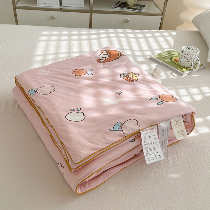 91家纺网 家纺一手货源 找家纺 薇玛仕 2026新款A类牛奶丝针织棉印花大豆夏凉被空调被儿童被 粉色女孩