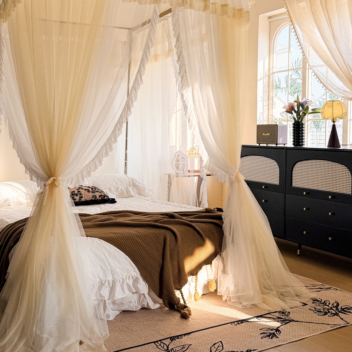 91家纺网 家纺一手货源 找家纺 都市缘蚊帐 2026新款900绣花轨道支架宫廷蚊帐1.5m 1.8m 900四叶草-米黄