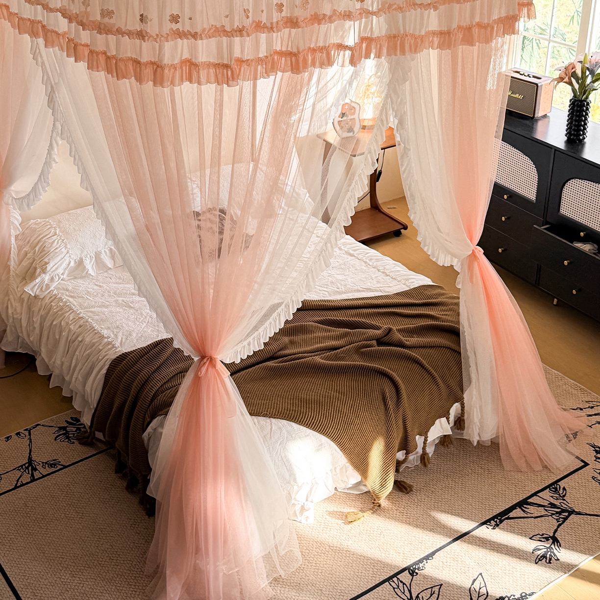 91家纺网 家纺一手货源 找家纺 都市缘蚊帐 2026新款900绣花轨道支架宫廷蚊帐1.5m 1.8m 900四叶草-玉色