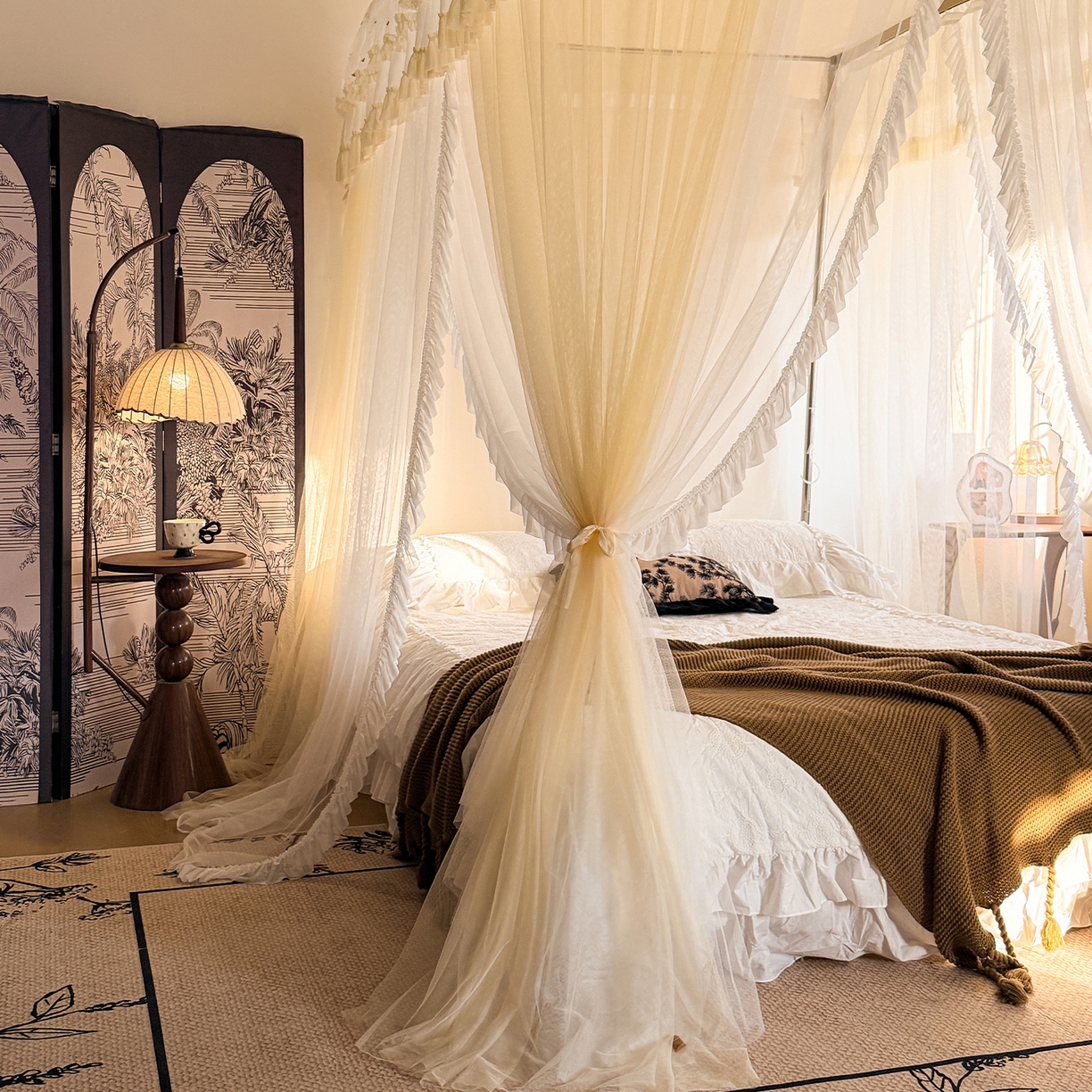 91家纺网 家纺一手货源 找家纺 都市缘蚊帐 2026新款900绣花轨道支架宫廷蚊帐1.5m 1.8m 900四叶草-米黄