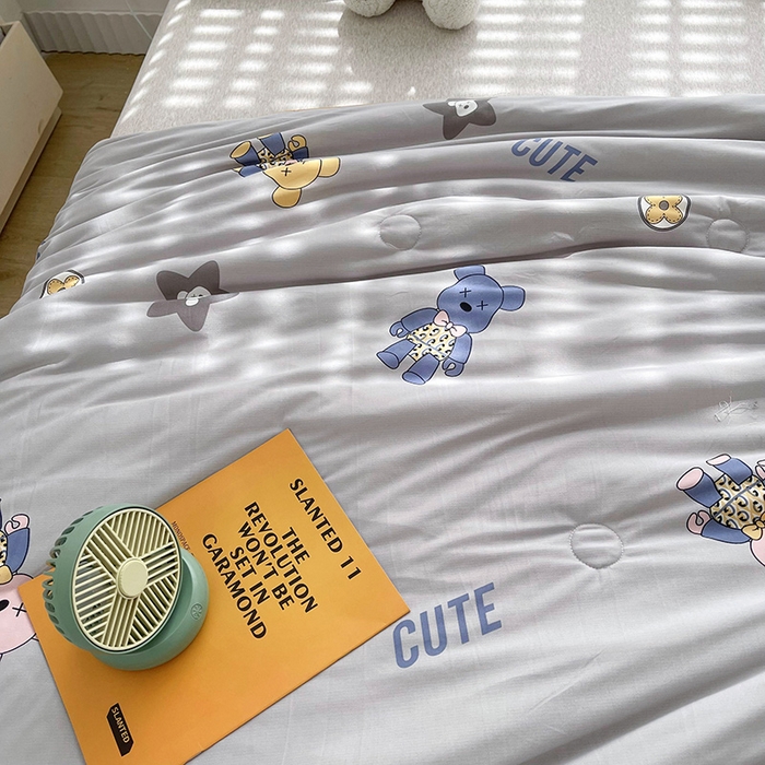 91家纺网 家纺一手货源 找家纺 薇玛仕 2026新款A类牛奶丝针织棉印花大豆夏凉被空调被儿童被 绅士熊