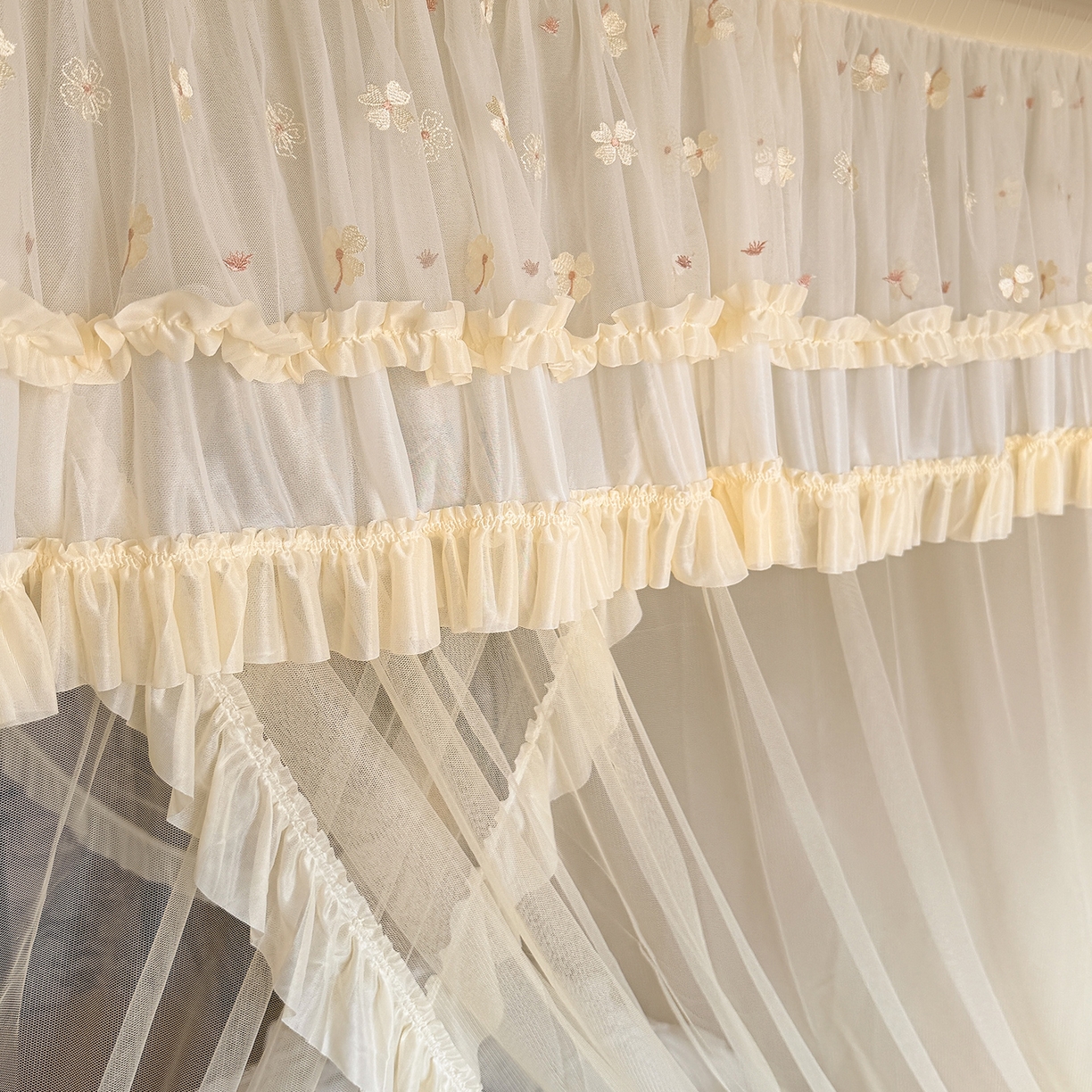 91家纺网 家纺一手货源 找家纺 都市缘蚊帐 2026年新款202四叶草绣花落地宫廷蚊帐1.5m 1.8m 202四叶草-米黄