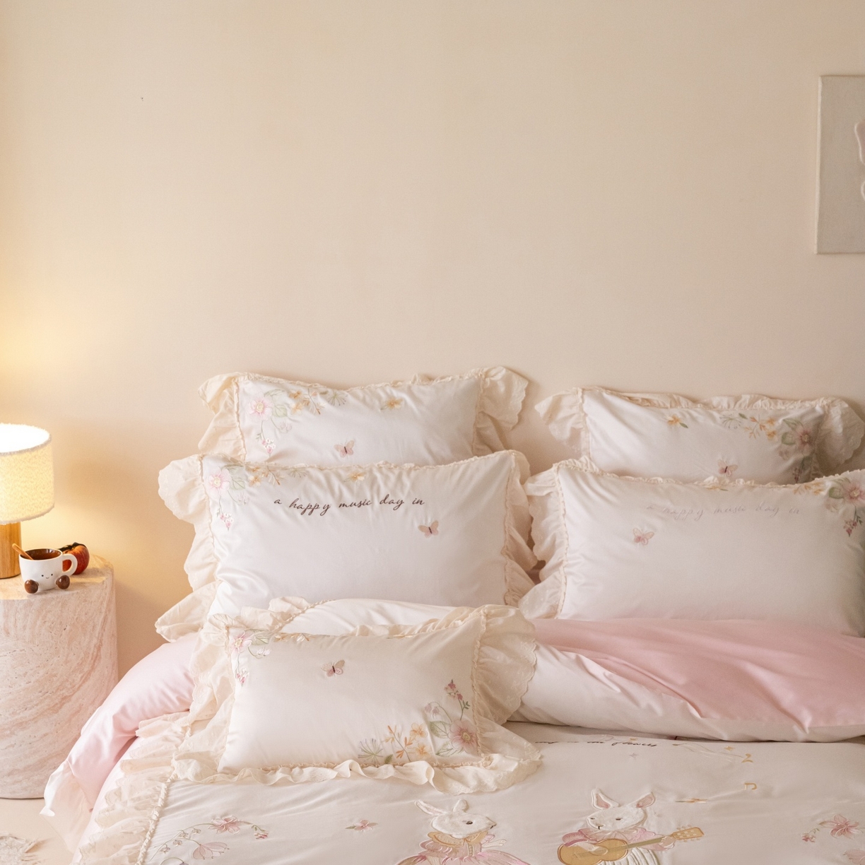 91家纺网 家纺一手货源 找家纺 （总）西西家居 2026春夏新款100S长绒棉纯棉数码印花绣花四件套-月兔小夜曲