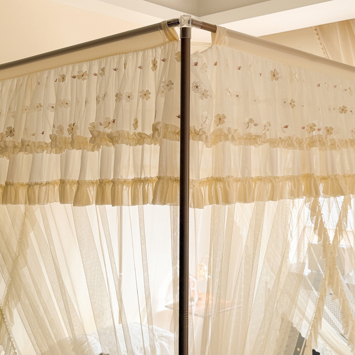 91家纺网 家纺一手货源 找家纺 都市缘蚊帐 2026年新款202四叶草绣花落地宫廷蚊帐1.5m 1.8m 202四叶草-米黄