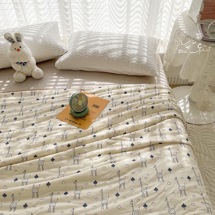 91家纺网 家纺一手货源 找家纺 薇玛仕 2026新款A类牛奶丝针织棉印花大豆夏凉被空调被儿童被 长颈鹿