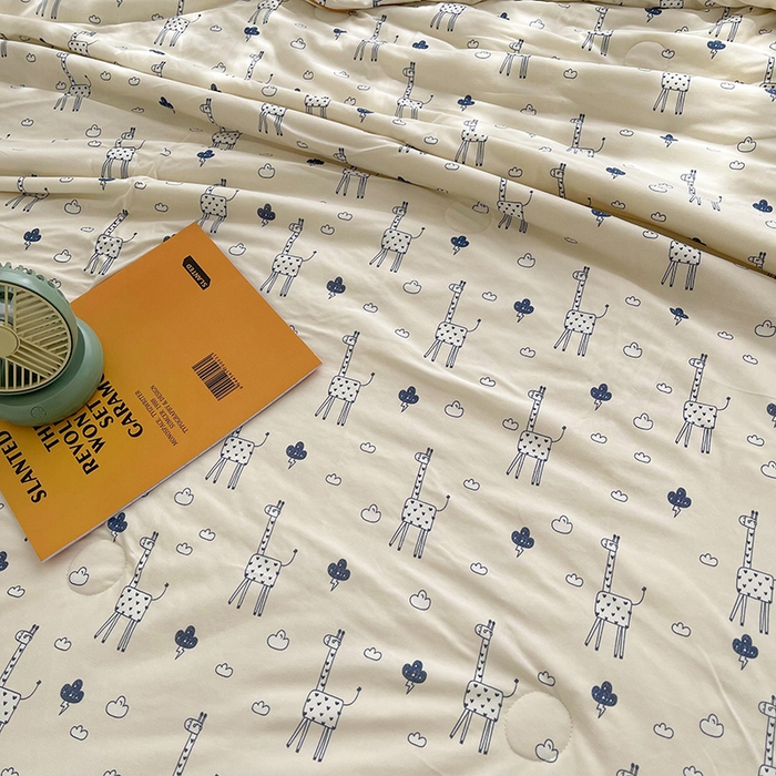 91家纺网 家纺一手货源 找家纺 薇玛仕 2026新款A类牛奶丝针织棉印花大豆夏凉被空调被儿童被 长颈鹿