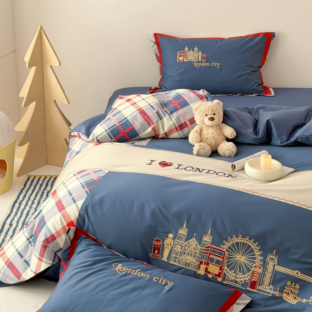 91家纺网 家纺一手货源 找家纺 （总）西西家居 2026春夏新款100S长绒棉纯棉数码印花绣花四件套-英伦蓝调