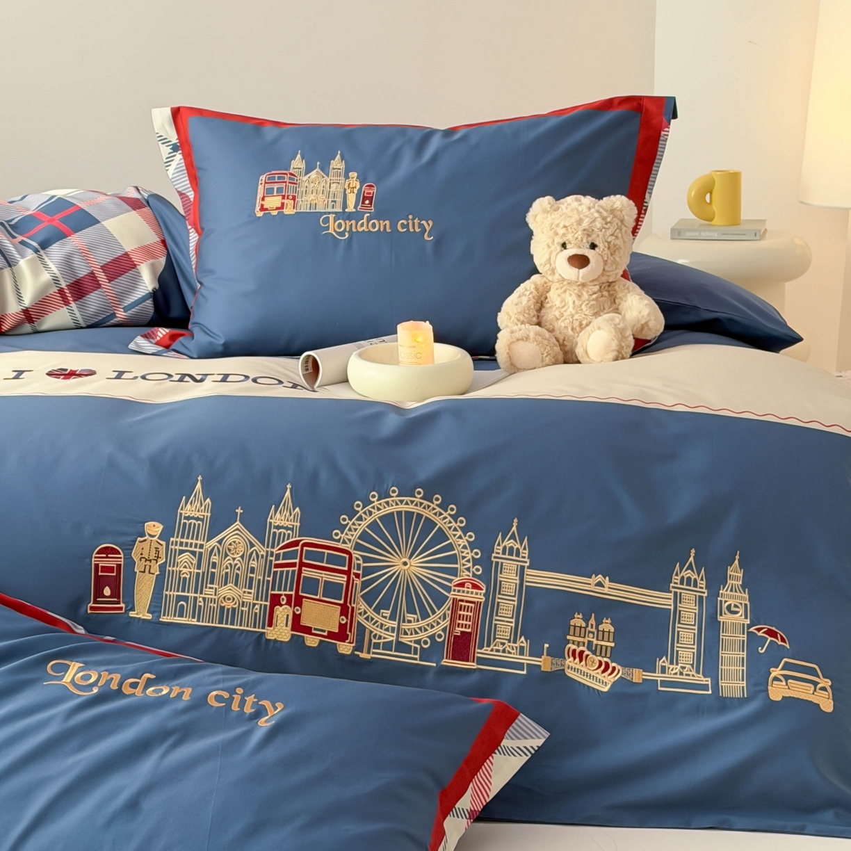 91家纺网 家纺一手货源 找家纺 （总）西西家居 2026春夏新款100S长绒棉纯棉数码印花绣花四件套-英伦蓝调