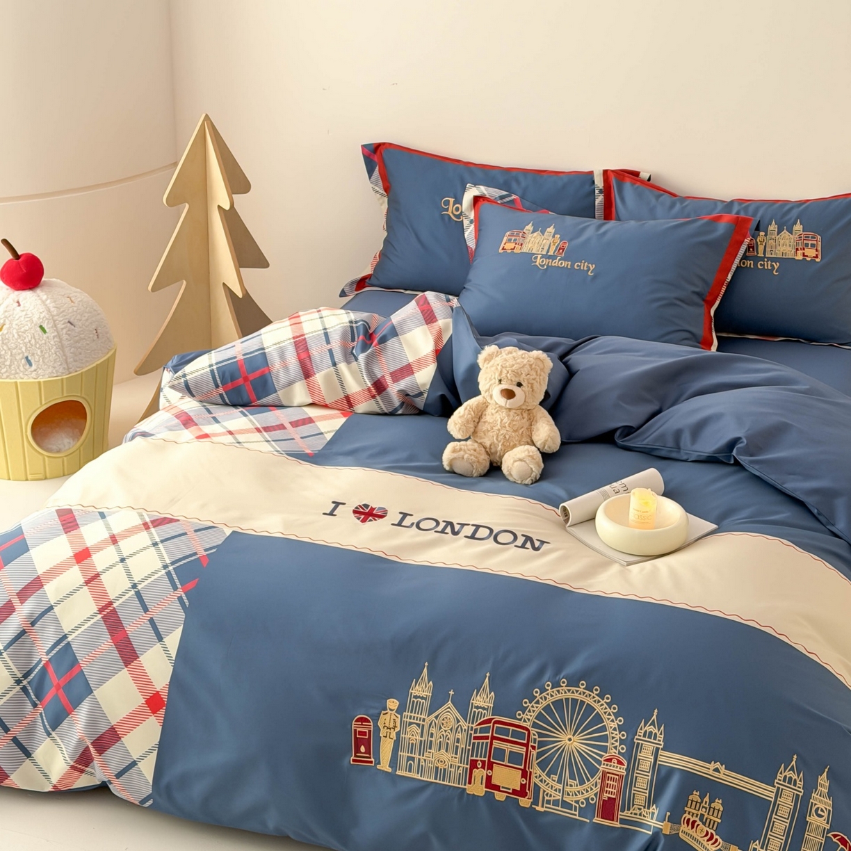 91家纺网 家纺一手货源 找家纺 （总）西西家居 2026春夏新款100S长绒棉纯棉数码印花绣花四件套-英伦蓝调