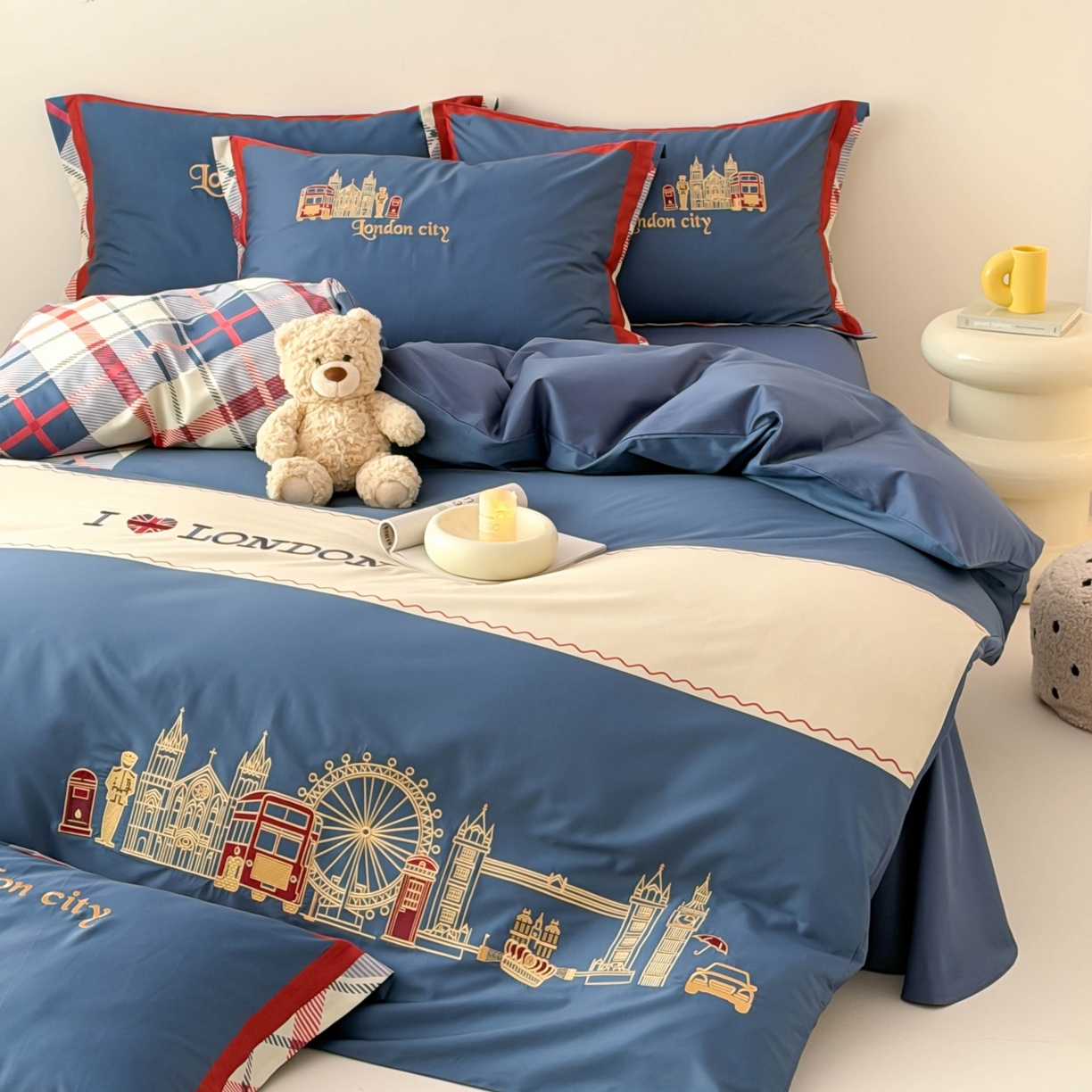 91家纺网 家纺一手货源 找家纺 （总）西西家居 2026春夏新款100S长绒棉纯棉数码印花绣花四件套-英伦蓝调