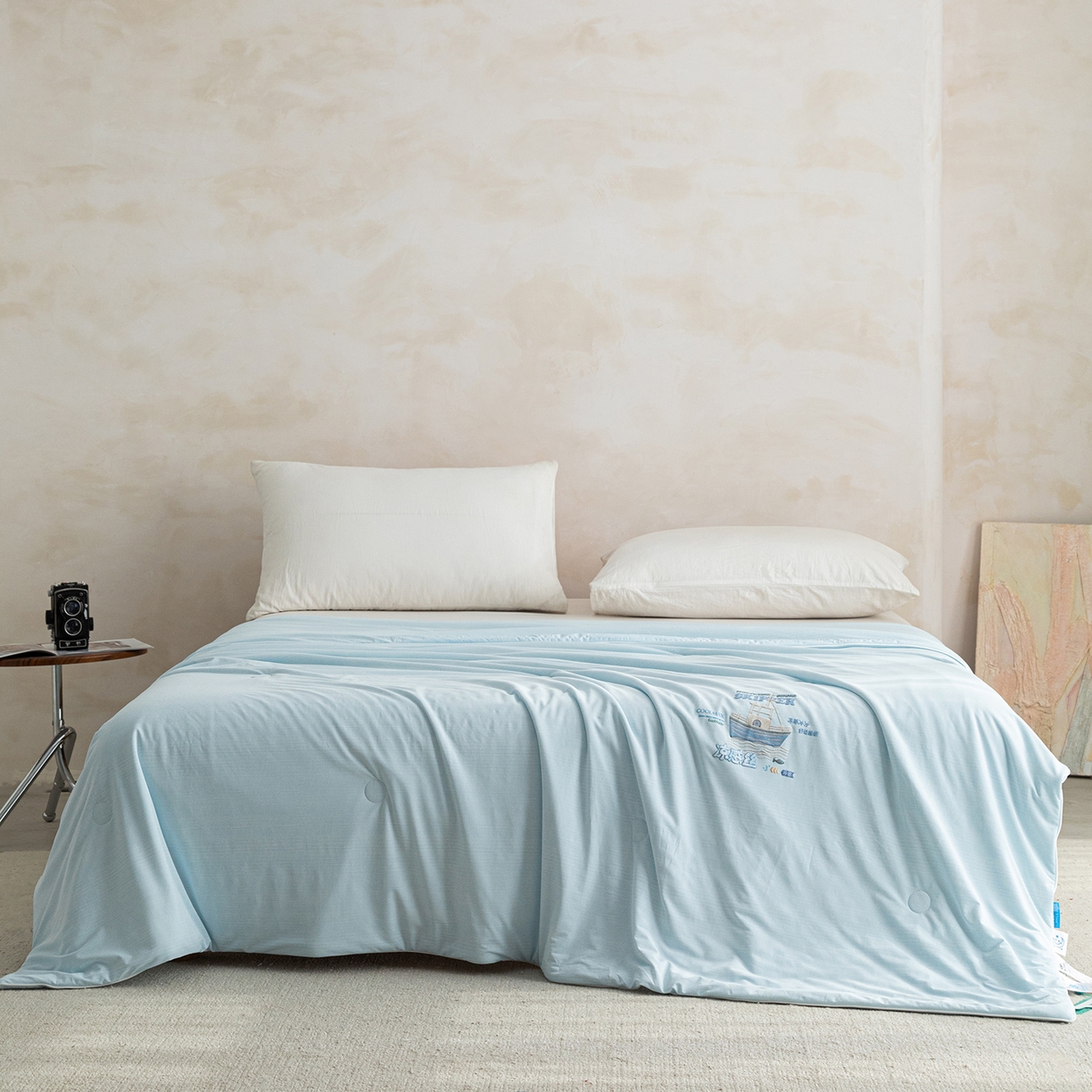 91家纺网 家纺一手货源 找家纺 亿莱鑫 2026春夏新款纯色高克重仿锦氨凉感夏被夏凉被空调被-扬帆起航 扬帆起航-蓝