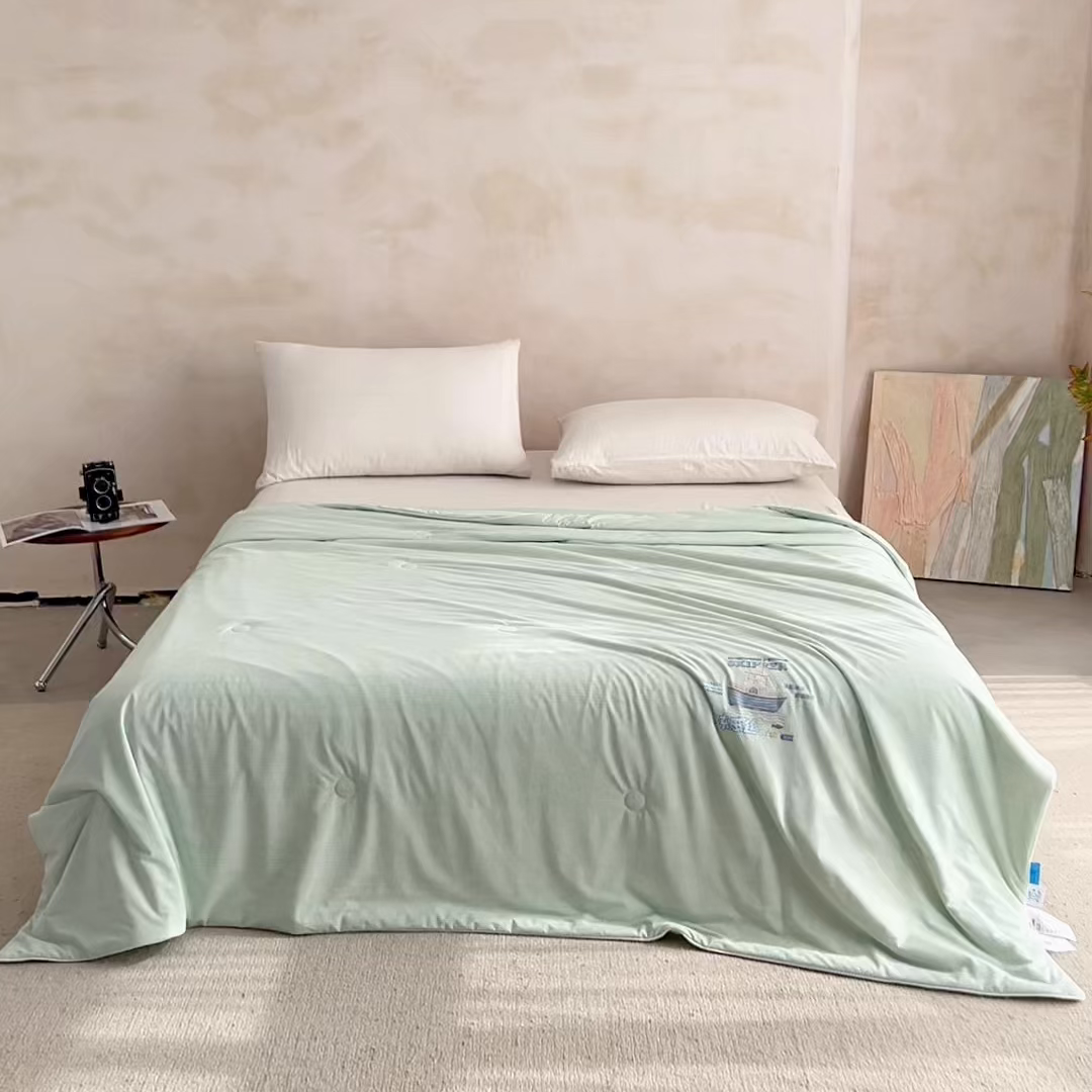 91家纺网 家纺一手货源 找家纺 亿莱鑫 2026春夏新款纯色高克重仿锦氨凉感夏被夏凉被空调被-扬帆起航 扬帆起航-绿