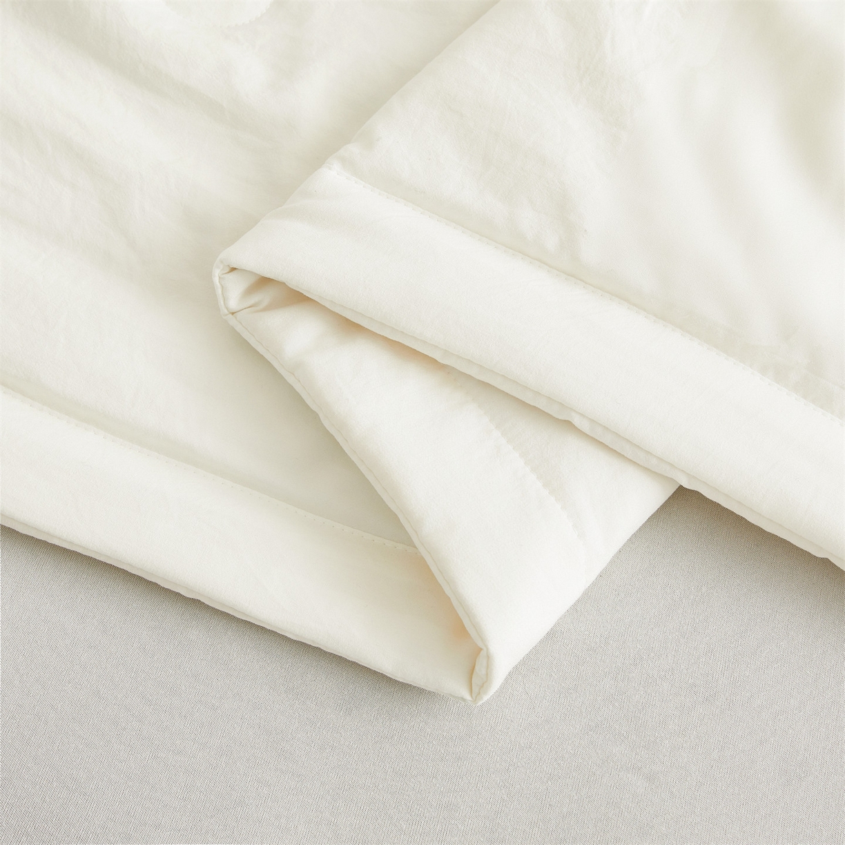 91家纺网 家纺一手货源 找家纺 招财星家纺 2026新款国标A类棉麻大豆纤维手包边夏凉被夏被空调被子被芯直播爆款【含质检报告买家秀】 洛汐-珍珠白