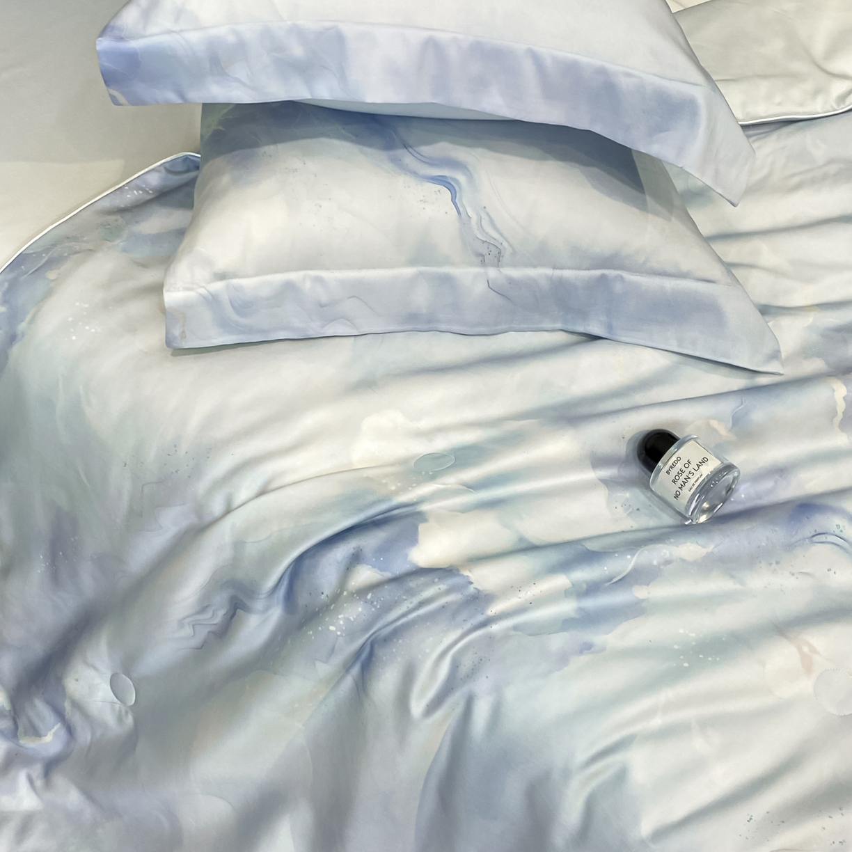 91家纺网 家纺一手货源 找家纺 新方向 2026新款数码印花天丝棉夏被四件套-如愿（控价 标准368元 加大388元） 如愿-微光蓝