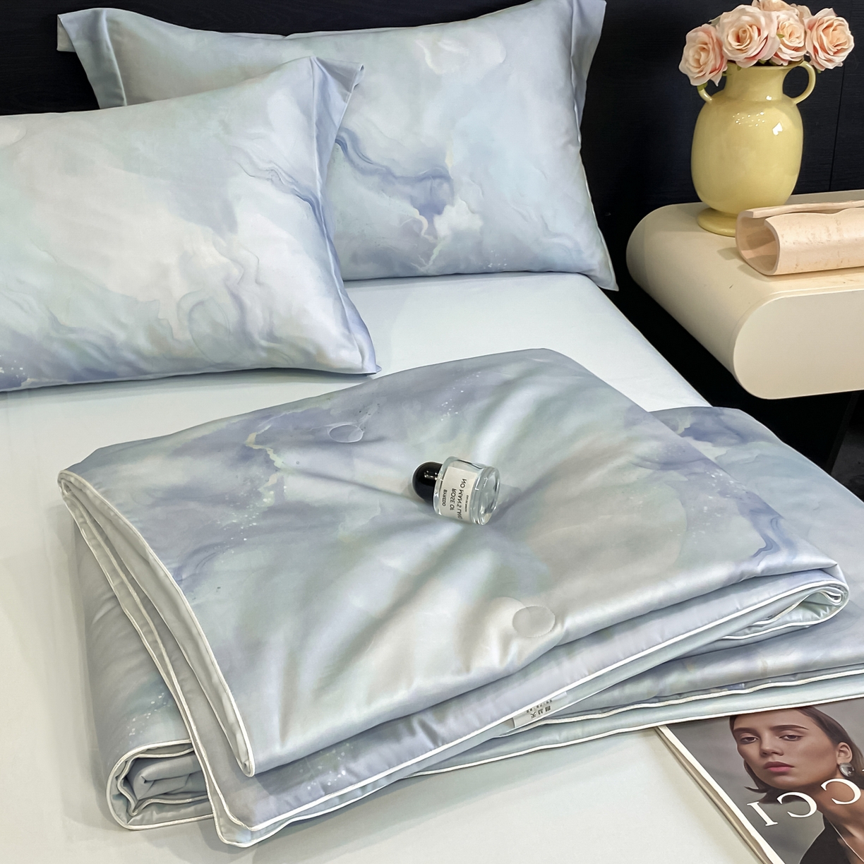 91家纺网 家纺一手货源 找家纺 新方向 2026新款数码印花天丝棉夏被四件套-如愿（控价 标准368元 加大388元） 如愿-微光蓝