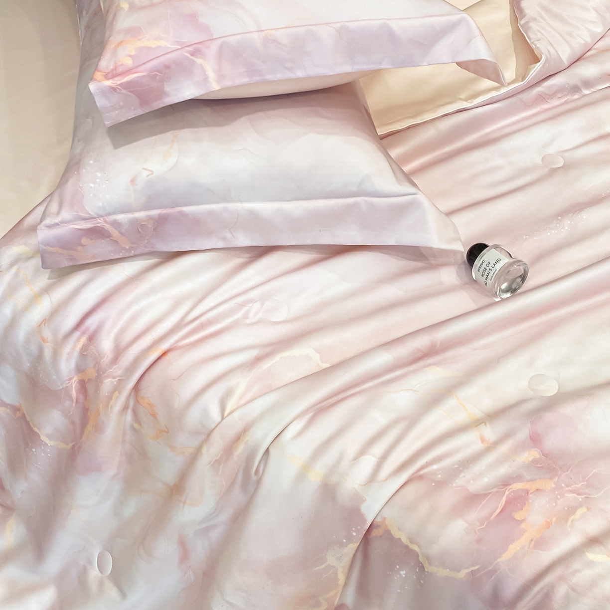 91家纺网 家纺一手货源 找家纺 新方向 2026新款数码印花天丝棉夏被四件套-如愿（控价 标准368元 加大388元） 如愿-山茶粉