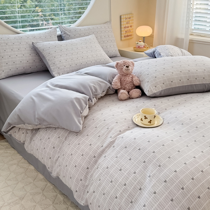 91家纺网 家纺一手货源 找家纺 爱多多家居 2026新款双层纱针织棉印花单被套 爱心灰