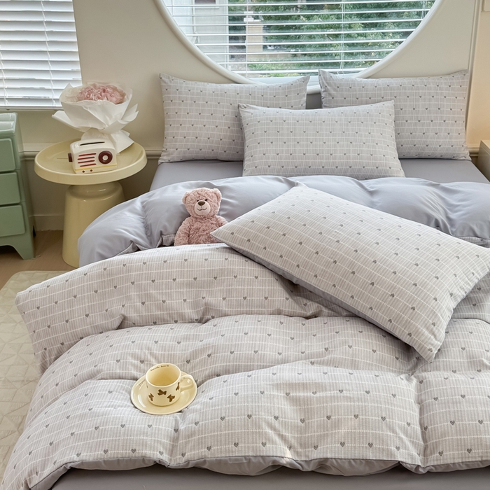 91家纺网 家纺一手货源 找家纺 爱多多家居 2026新款双层纱针织棉印花单被套 爱心灰