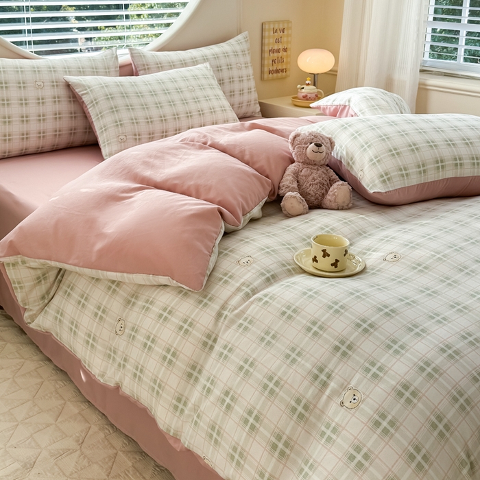 91家纺网 家纺一手货源 找家纺 爱多多家居 2026新款双层纱针织棉印花单被套 格子熊