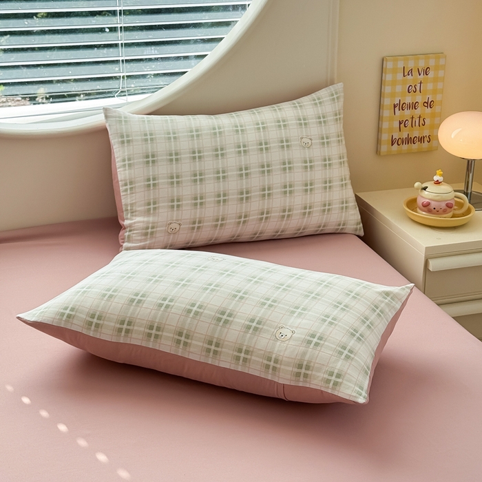 91家纺网 家纺一手货源 找家纺 爱多多家居 2026新款双层纱针织棉印花单被套 格子熊