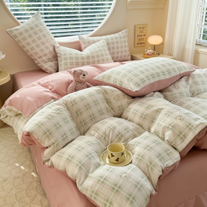 91家纺网 家纺一手货源 找家纺 爱多多家居 2026新款双层纱针织棉印花单被套 格子熊