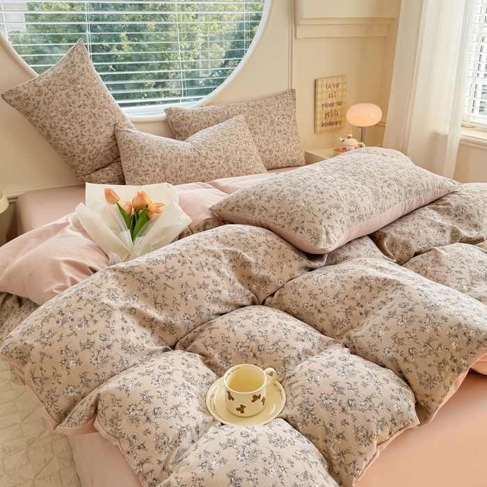 91家纺网 家纺一手货源 找家纺 爱多多家居 2026新款双层纱针织棉印花单被套 花丛咖