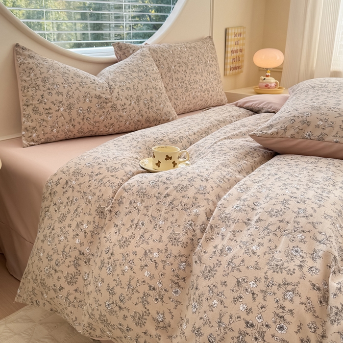 91家纺网 家纺一手货源 找家纺 爱多多家居 2026新款双层纱针织棉印花单被套 花丛咖