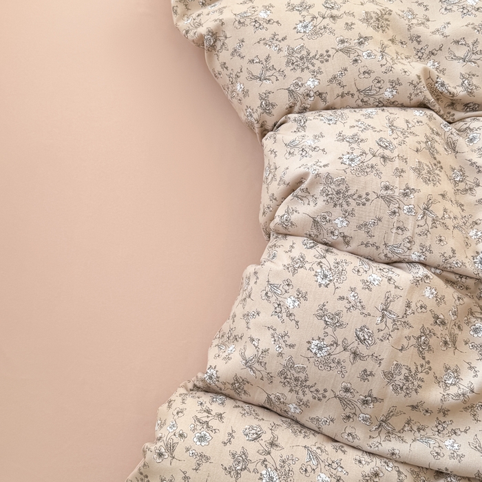 91家纺网 家纺一手货源 找家纺 爱多多家居 2026新款双层纱针织棉印花单被套 花丛咖