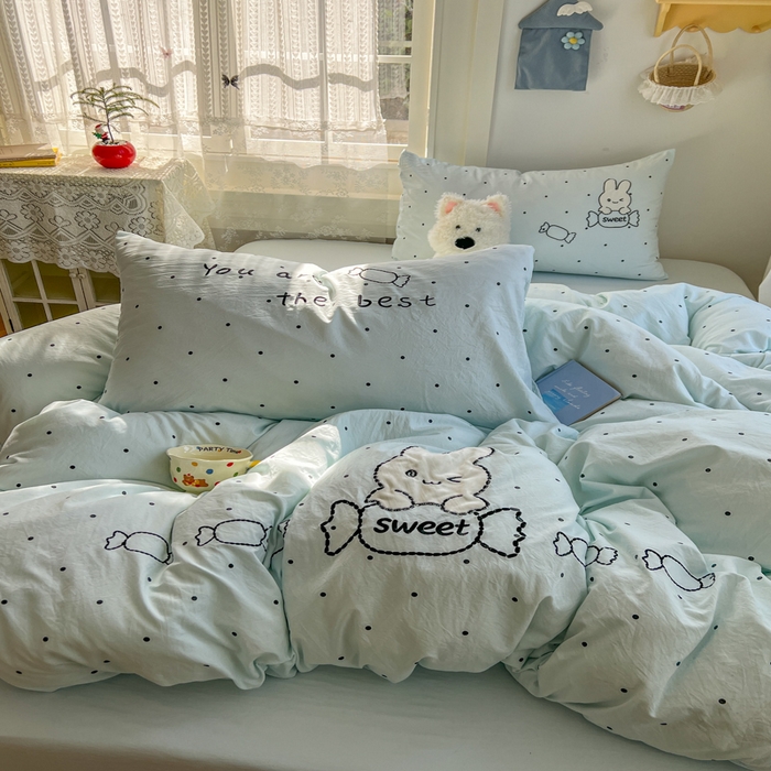 91家纺网 家纺一手货源 找家纺 （总）金盛皇朝家纺 2026新款仿棉木棉水洗棉绣花ins小清新床裙床单款四件套-糖果兔系列