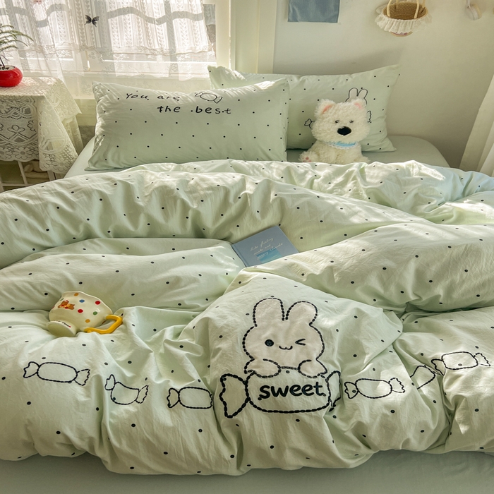 91家纺网 家纺一手货源 找家纺 （总）金盛皇朝家纺 2026新款仿棉木棉水洗棉绣花ins小清新床裙床单款四件套-糖果兔系列