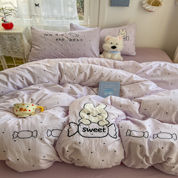 91家纺网 家纺一手货源 找家纺 （总）金盛皇朝家纺 2026新款仿棉木棉水洗棉绣花ins小清新床裙床单款四件套-糖果兔系列