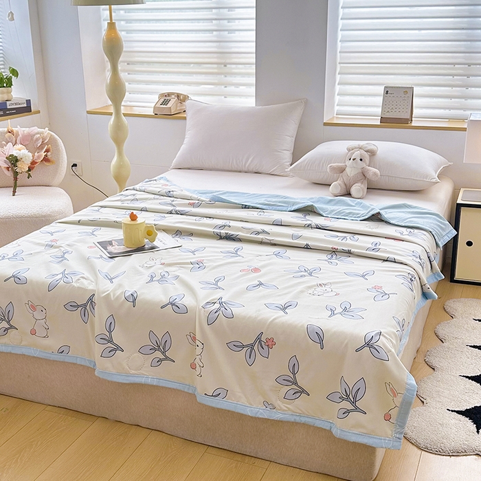 91家纺网 家纺一手货源 找家纺 友承家纺 2026年新款超声波压花双人卡通夏凉被亲肤磨毛空调被学生宿舍单人被床上用品礼品被 花园小兔