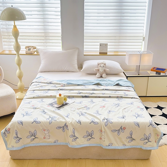 91家纺网 家纺一手货源 找家纺 友承家纺 2026年新款超声波压花双人卡通夏凉被亲肤磨毛空调被学生宿舍单人被床上用品礼品被 花园小兔